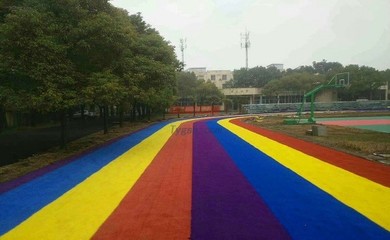 塑胶跑道 从舒适跑道到环保争议的深度解析